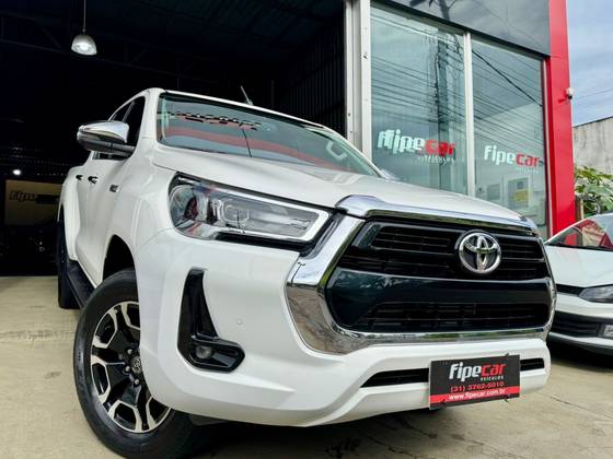 TOYOTA HILUX 2.8 D-4D TURBO DIESEL CD SRV 4X4 AUTOMÁTICO